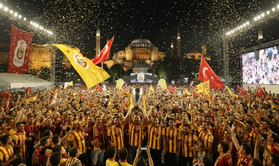 Aslan’ın Zirve Gecesinde Coşku Sürüyor